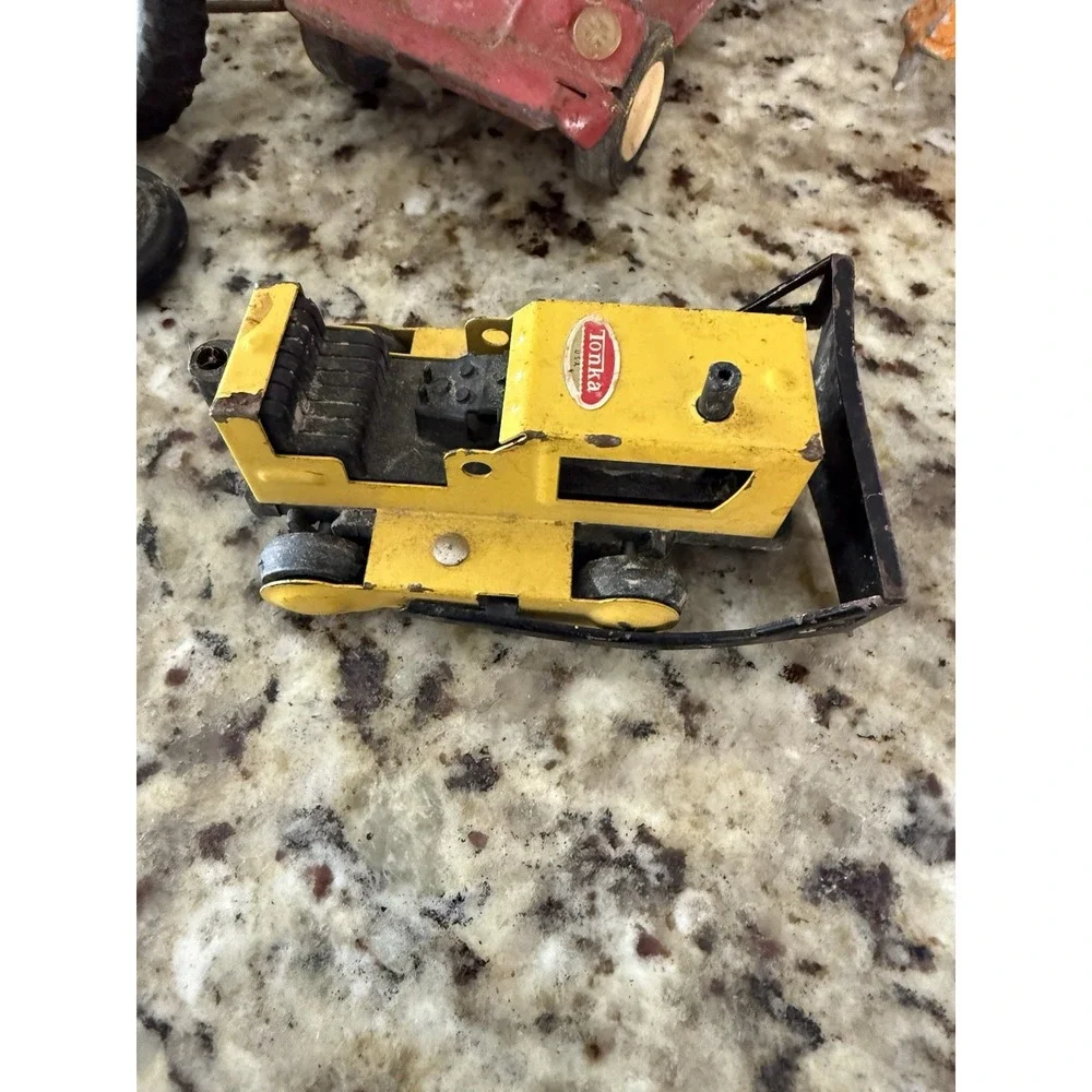 Highly‎ Collectible 1950S And 60S Metal Toy, Tractors, Trucks Etc. 3805